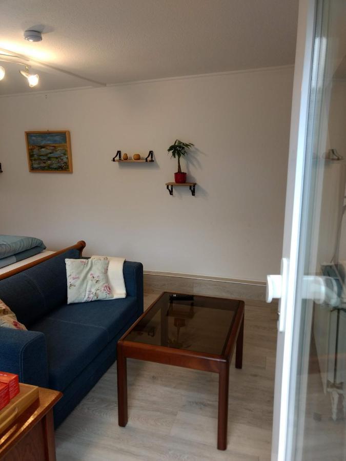 Ruhiges, Gemuetliches Zimmer Mit Bad Fuer 2 Personen, Mit Gartenterasse Lübeck Exterior foto