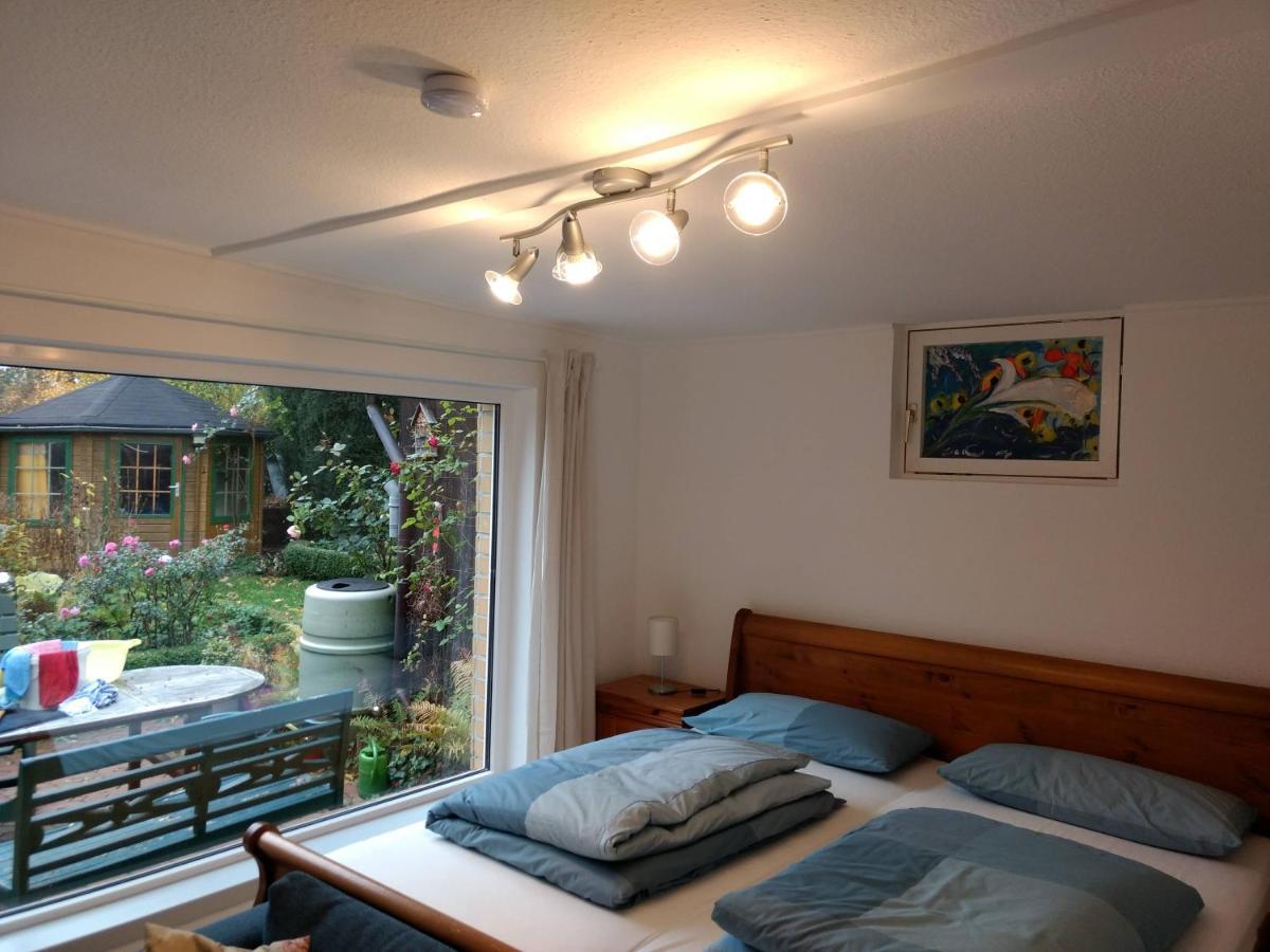 Ruhiges, Gemuetliches Zimmer Mit Bad Fuer 2 Personen, Mit Gartenterasse Lübeck Exterior foto
