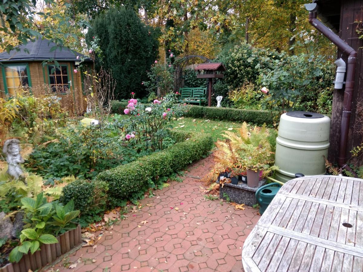 Ruhiges, Gemuetliches Zimmer Mit Bad Fuer 2 Personen, Mit Gartenterasse Lübeck Exterior foto