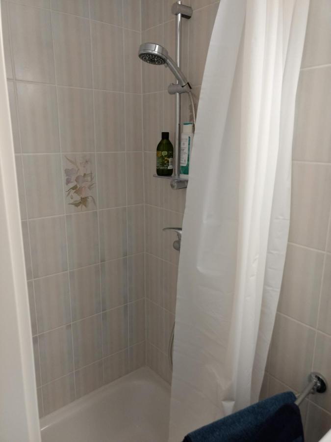 Ruhiges, Gemuetliches Zimmer Mit Bad Fuer 2 Personen, Mit Gartenterasse Lübeck Exterior foto